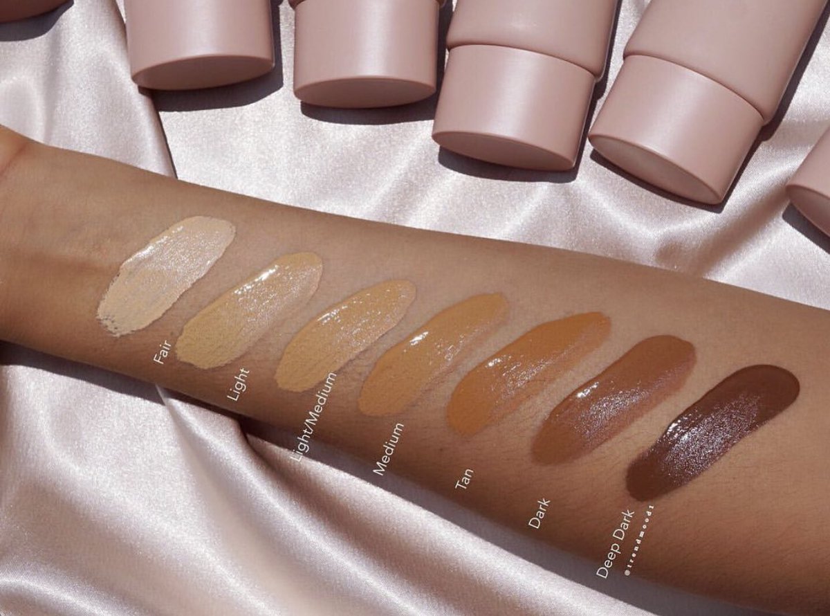 Trendmood's tweet photo. BACK #InStock 🚨 LINK ➡️ https://t.co/SPVSQtNMXy online @kkwbeauty ✨ The #BODYCollection ✨
1. Skin Perfecting Body Foundation
$45
2. Skin Perfecting Body Shimmer $35
3. Loose Shimmer Powder for Face & Body $27
4. Body Brush $32
5. Skin Perfecting Body Foundation & Brush Duo $65 https://t.co/47uoBVVcf3
