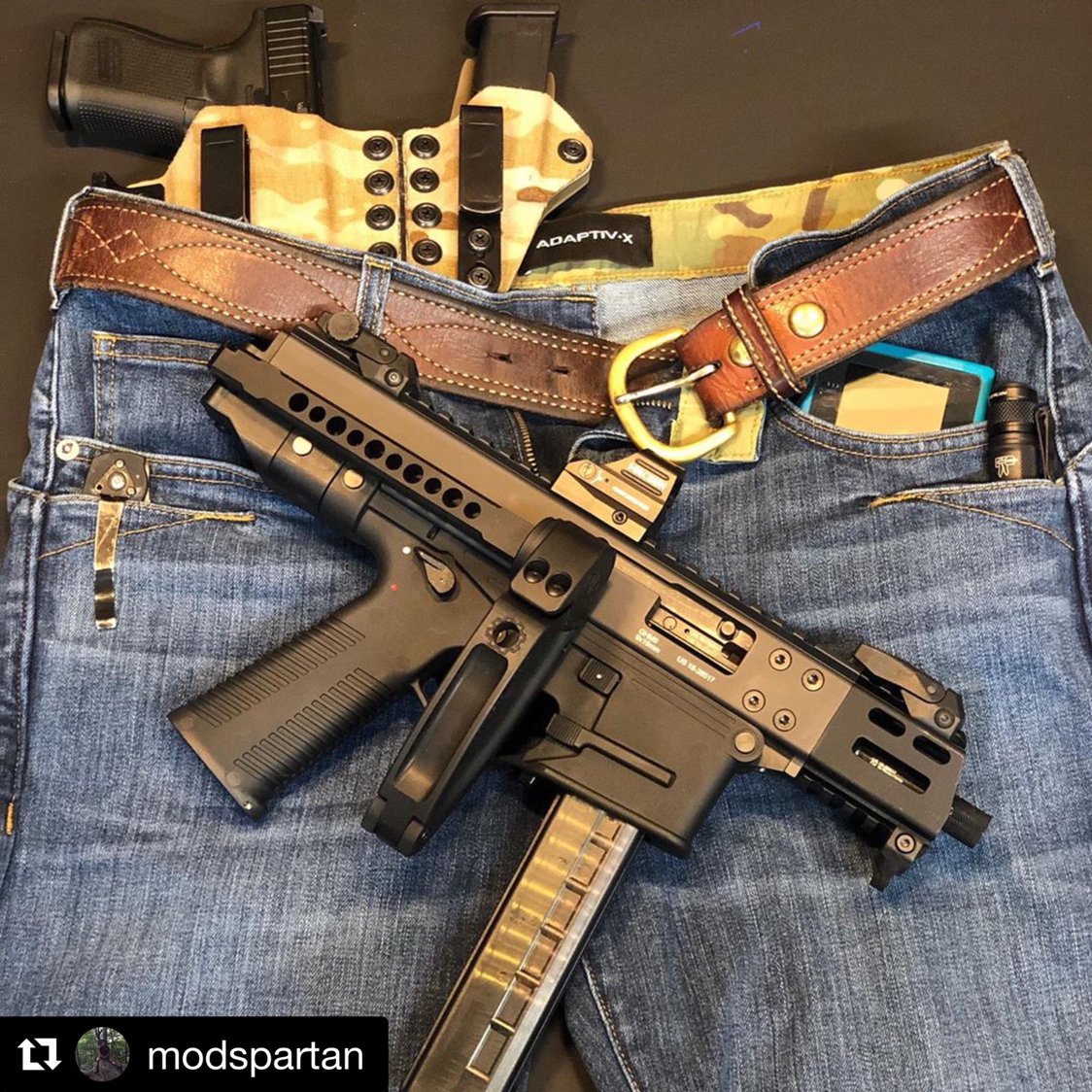 AdaptivX's tweet photo. #Repost @modspartan
・・・
���EDC•

#ghm9 #adaptivx #pewlife #gunsofinstagram #haleystrategicpartners #gameboy #757 #tier1concealed #glock #bruggerandthomet #edc https://t.co/Kipe9VJ0Zt