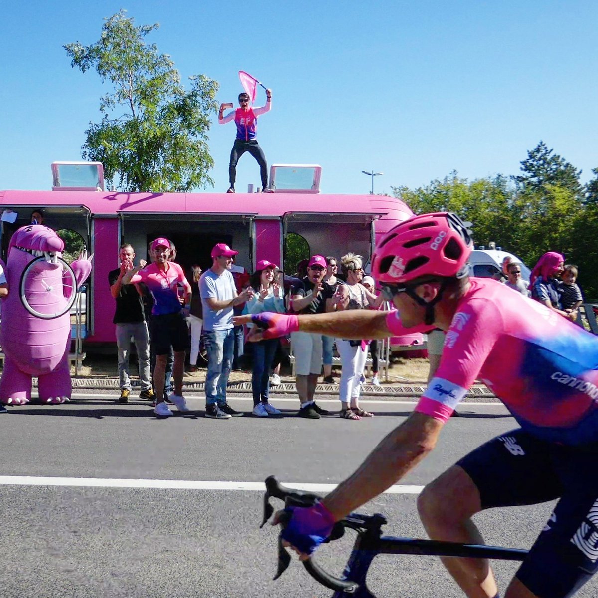 Our Guy Argyle the Crocodile (@argylethecroc) on Twitter photo Today my friend Scully saw me during the Tour de France. Thank's for you smile! It's always a pleasure to support you! π
<a href="/EFprocycling/">EF Pro Cycling</a>
#tdf2019
#ourguyargyle
#exploretheworld Today my friend Scully saw me during the Tour de France. Thank's for you smile! It's always a pleasure to support you! π
<a href="/EFprocycling/">EF Pro Cycling</a>
#tdf2019
#ourguyargyle
#exploretheworld