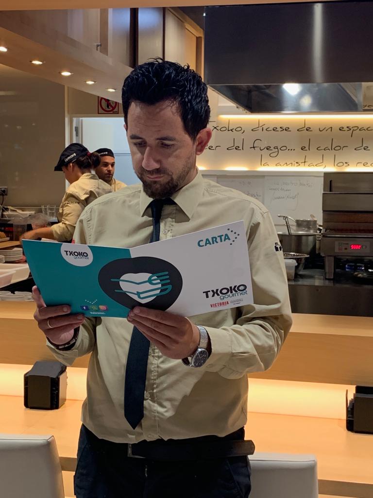 txokogourmet's tweet photo. ¡Tenemos nueva carta en El Txoko Banús!
Iremos desgranándotela poco a poco, pero te recomendamos que nos visites lo antes posible y la descubras por ti mismo 😋
Te esperamos 🎉 En @elcorteingles  #Marbella #FelizMartes https://t.co/KF9Qv5kOvG