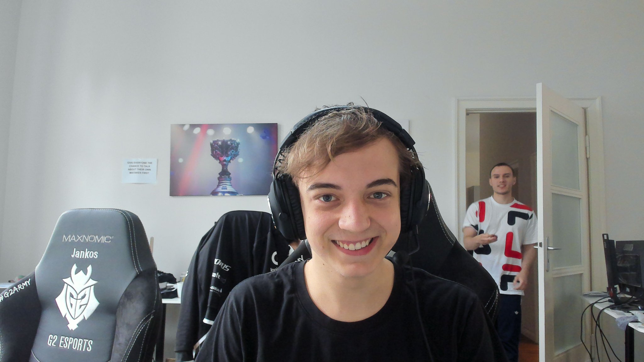 Even g. 2. Джек дилан грейзер шазам. Matt nash - lose it all. Дженни в фильме айдол.