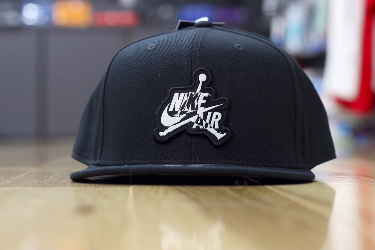 バスケ専門店 Slam Twitterissa Jordan ジョーダンブランドより新作キャップが入荷しました Nikeロゴ ジャンプマンロゴの2つがデザインされたジョーダンファン必見のキャップ 後ろのスナップベルトでサイズ調整可能です Jordan Nike Air バスケ スラム バスケ専門店 Slam Twitterissa Jordan ジョーダンブランドより新作キャップが入荷しました Nikeロゴ ジャンプマンロゴの2つがデザインされたジョーダンファン必見のキャップ 後ろのスナップベルトでサイズ調整可能です Jordan Nike Air バスケ スラム