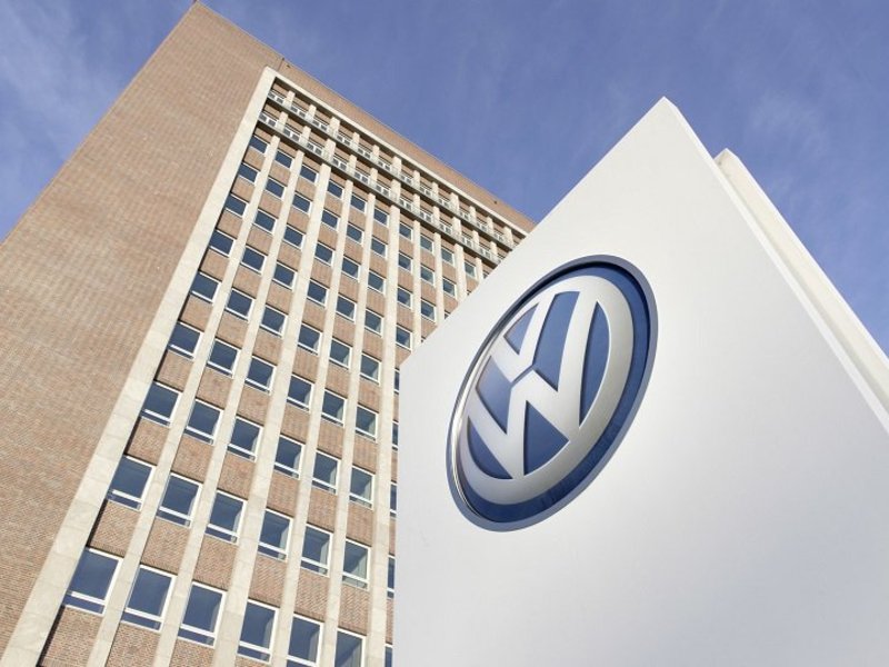 Automotive_News's tweet photo. SEC defends pace of VW lawsuit after emissions scandal https://t.co/Pzwgsjn9sZ https://t.co/3VkjKjVW6z