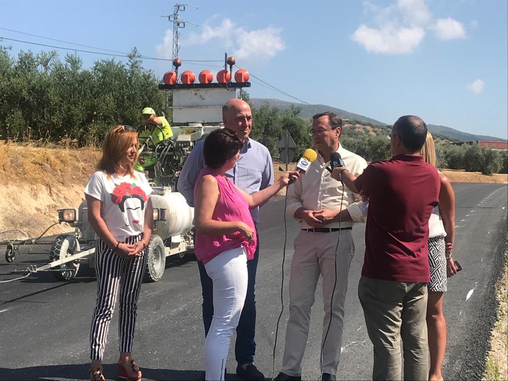 dipucordoba's tweet photo. Las aldeas de #Gaena y #ElNacimiento mejoran su comunicación a través de la CO-7213 https://t.co/VAcErEwcEK https://t.co/I53S4jp3ig