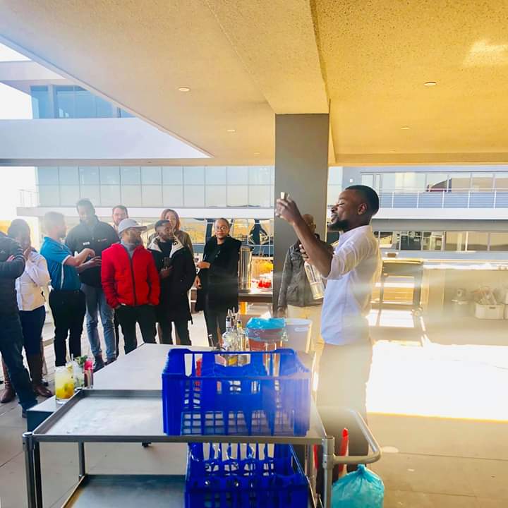 bluewavebar's tweet photo. Team buildings with a difference. Call / whatsapp 0659322992 or email info@bluewavemobilebar.co.za for enquiries. Party in style this 2019 . Diff cocktail bar, beer and gin bar packages available as well #FreshOn405 https://t.co/kLHt1cnUMu