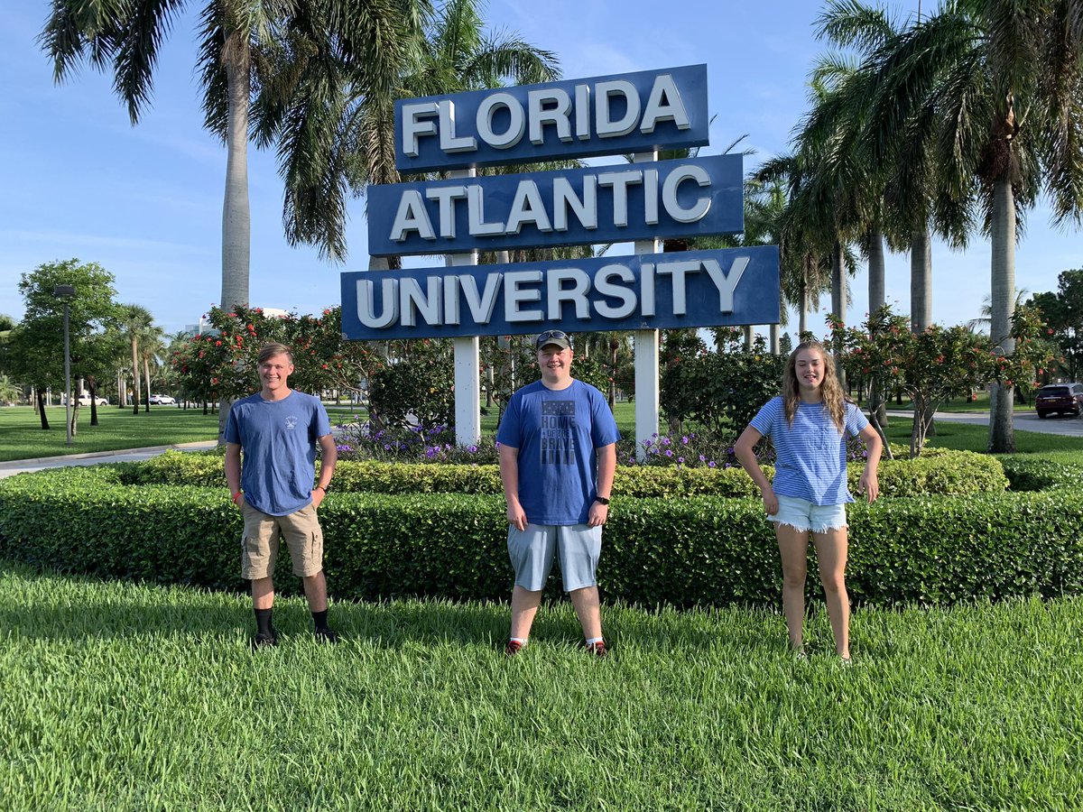 streamworksed's tweet photo. It has begun! The 2019 STREAMWORKS Internship; Florida Atlantic University, Boca Raton, FL #stemgym #omgrobots https://t.co/vc1DaSIg3g