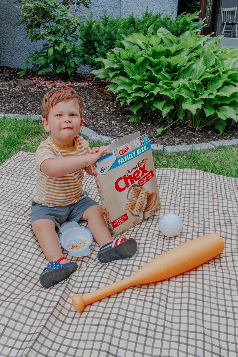 AratariAtHOME's tweet photo. I have some fun summer activities for toddlers on the blog today plus our fave snack: Peanut Butter @chex found at @walmart! #ad Read about snack time and all the entertainment for kiddos here: https://t.co/QNWI2JBaGK #ChexItUp #ChexSummer #PeanutButterChex #Walmart #ChexItOut https://t.co/EBAoOlkUWt