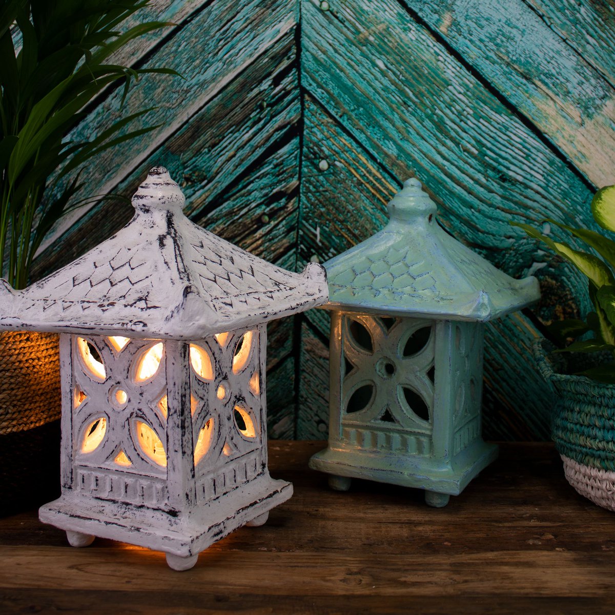 Lazy summer nights. These little temple lanterns are a great way to add instant atmosphere to any garden.
#duskfurniture #zengarden #TravelTuesday