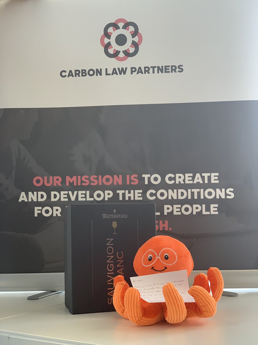 mjburne's tweet photo. Thank you @passle for the lovely gift. Great to meet Kennedy Elssap - he’s made quite an impression at the Carbon Hub. The @carbonlawptnrs team really enjoyed #Rainmaker19 “ last week. https://t.co/UrJ6kIniSZ