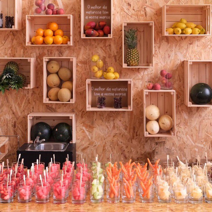 valetedecopaspt's tweet photo. O último fim-de-semana contou com um #FestivaldaComida #Continente em que música e gastronomia foram estrelas. E até a fruta brilhou.🍊🍍🍉
.
#Fruta. 👨‍🍳 @Continente_PT
.
#food #foodie #FCC2019 #produtoscontinente #confiancaprodutoaproduto #fccprodutoscontinente #frescoscontinente https://t.co/9zf0Y4qlOF