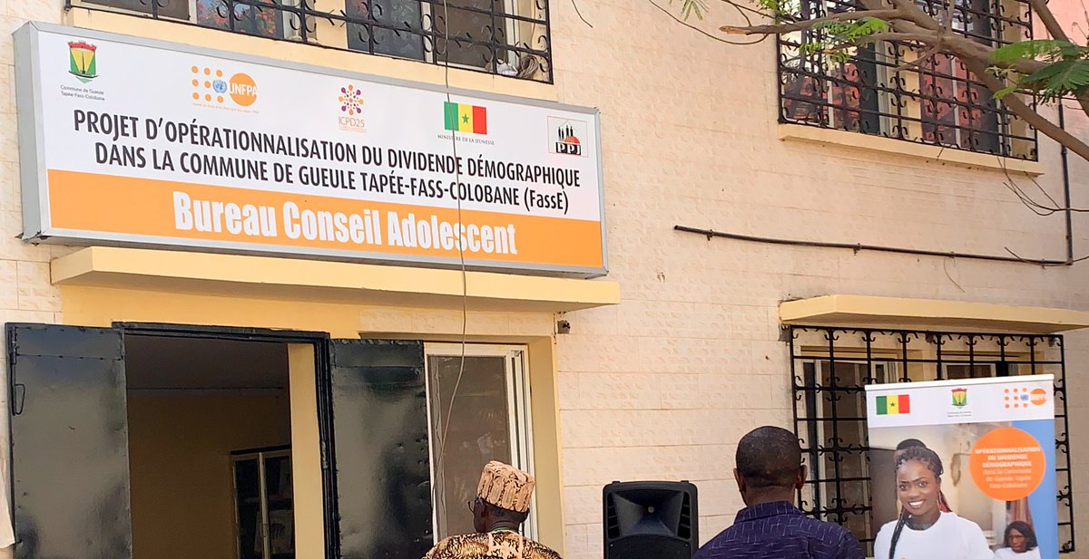 UNFPASenegal's tweet image. Inauguration du Bureau Conseil Ado des jeunes à Geule Tapée Fass Colobane #FassE #JoGJotna @UNFPA_WCARO @CecileZ9 @mabinguengom1 @pgajraj1 @OnuSenegal @NdeyeDiopNiang1 @UNESCO_Dakar @Atayeshe @AmbCanSenegal @AssyDiamanka @EnohEben_J @MFFG_SN @CinuDakar @Sn_CNJS