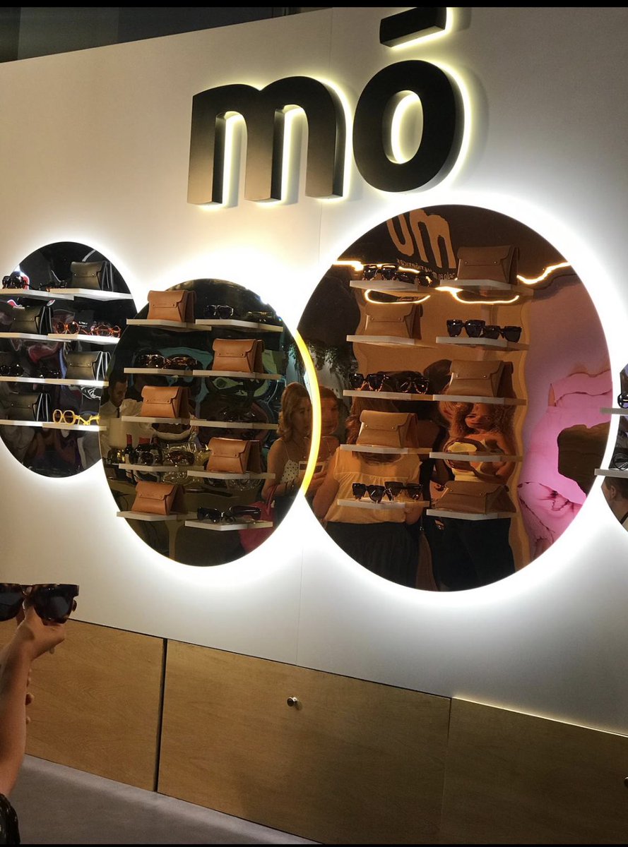 InHouseSC's tweet photo. Felices de poder estar esta edición de @MBFWMadrid junto a @mo_multiopticas en su stand presentando su colección de #moxoliva. #mofrontrow https://t.co/dcPf9nExxQ