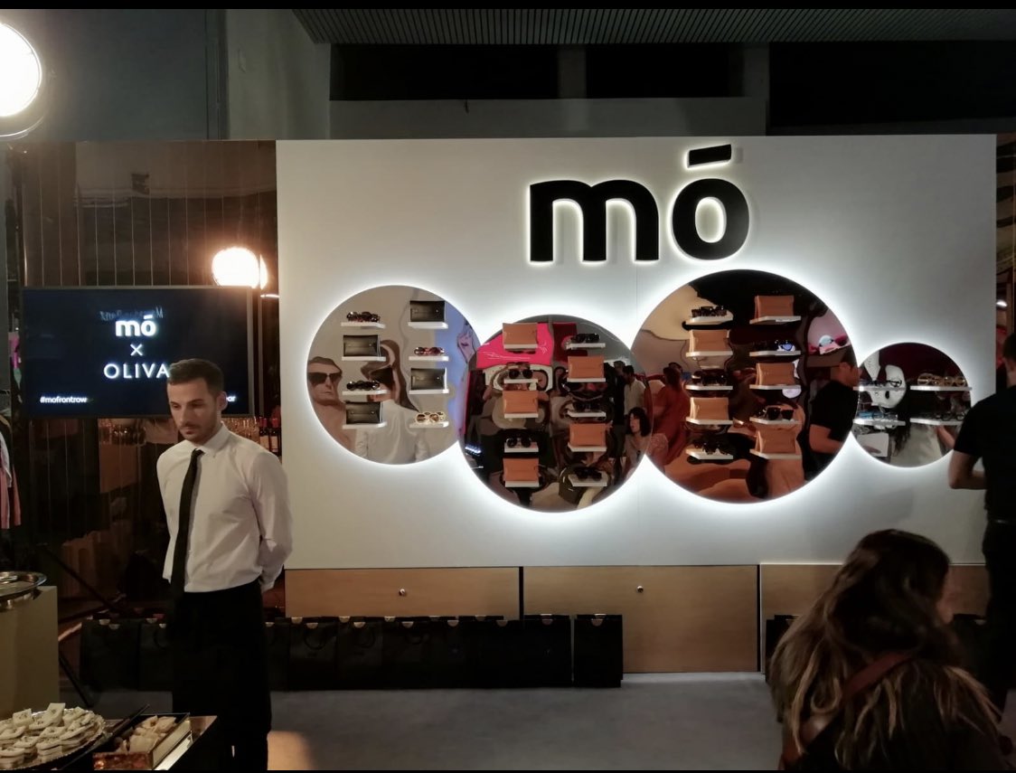 Felices de poder estar esta edición de <a href="/MBFWMadrid/">MBFWMadrid</a> junto a <a href="/mo_multiopticas/">Multiópticas</a> en su stand presentando su colección de #moxoliva. #mofrontrow