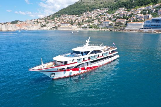 eWaterwaysNews's tweet photo. Best Croatia Cruise Offers with eWaterways small ship travel experts. Considering an #Adriatic Cruise for 2019 or 2020? #eWaterways offer a huge range of #Croatia Cruises to suit all tastes and budgets from deluxe yachts to traditional sail ships.  #cruisecroatia #cruise #holiday https://t.co/cxnXLm9R7y