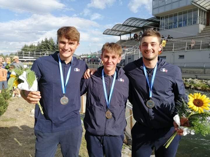 TEAM_Nautisme's tweet photo. Un grand B.R.A.V.O à Nicolas Gestin qui a été sacré #Champion d'Europe U23 🥇 sur le bassin de Mikulas en Slovaquie !!! 👏💪
Prochaine étape pour Nicolas, les Mondiaux U23 dans 15 jours à Cracovie. #AllezNicolas 🤩
#Canoe #Slalom #Finistère https://t.co/8rLbRwcwOL