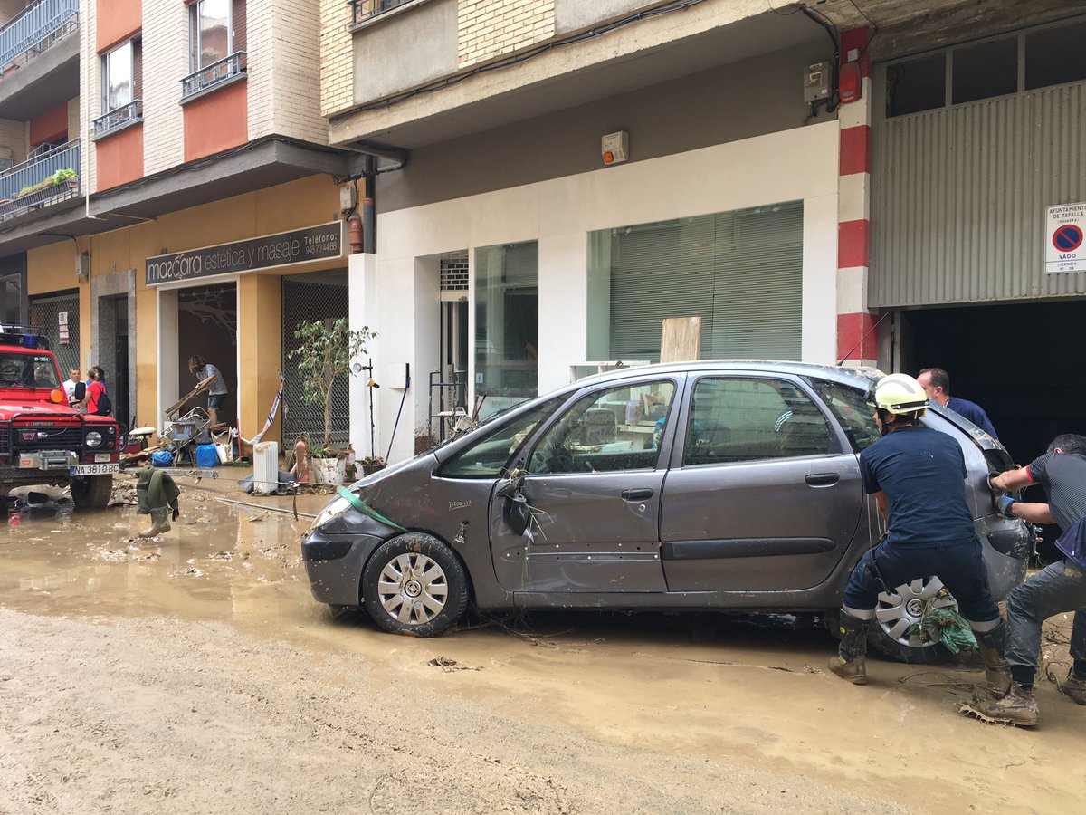 cesarsuros78's tweet photo. Inundaciones en #tafalla por desbordamiento del Río #Cidaco https://t.co/BMMQr4EZnI
