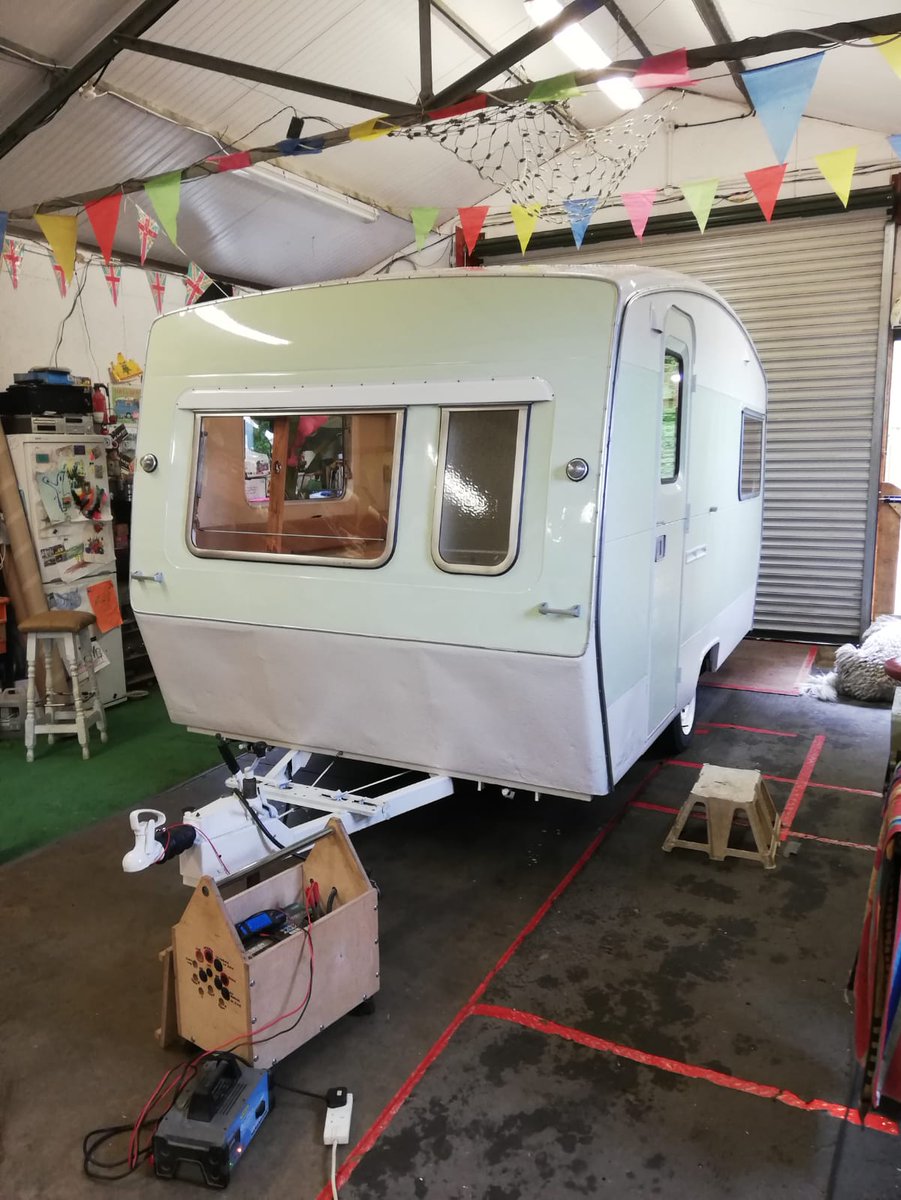 TheEnglishCarav's tweet photo. Last month a memory post of us working on Stuart's 1970's Alpine Sprite.. Putting original cabinets back into the restored caravan. #alpinesprite #caravanlove #TuesdayMotivation https://t.co/UqmdVYVZuR