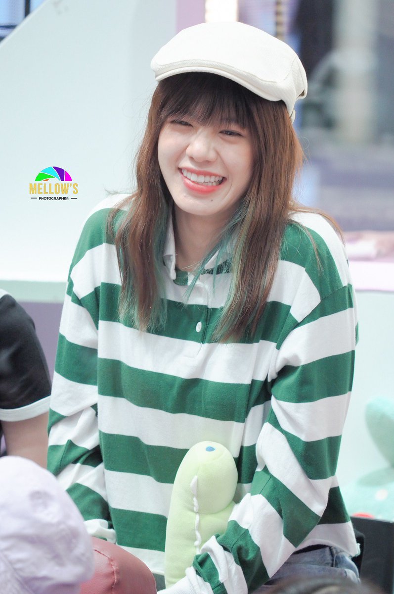 48_mellow's tweet photo. หน้าร้อนอะต้องเปิดแอร์ แต่ถ้าอยากมีคนเทคแคร์ต้องทำยังไง 😍😍😍

Wee BNK48
#WeeBNK48
#Mellow

//Saint https://t.co/qJ9JnCc3PC