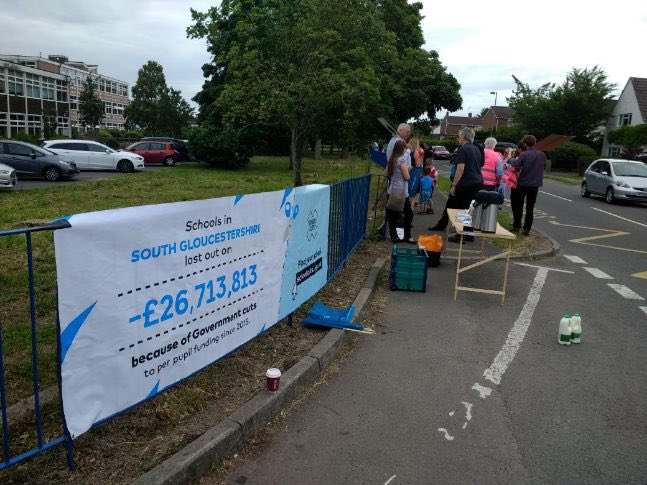 NEUSouthWest's tweet photo. @NEUSouthWest @NEUnion @NEUSouthGlos students and teachers together on the picket line at Castle school- striking over workload #castleschoolstrike #asseenonbbc https://t.co/Xdj3sDsd3U