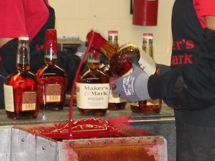LetItBeMeMyLord's tweet photo. @SheenJanine O shoot, I like my Makers Mark and Coke. 😂 I drink very little, and never at home, but it’s a good drink. And here I thought you were perfect. 😢

All kidding aside, my wife has the same opinion about whiskey. https://t.co/ZtoJGYtfJC