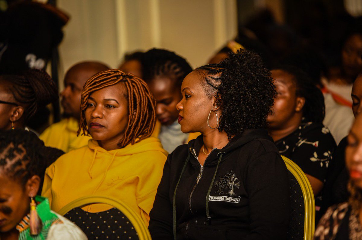 TheHRConference's tweet photo. Consultation is key when colouring hair is involved.
#HRC2019
#HairRaisingConference2019
#PossibilityThinking https://t.co/IodxilOci8