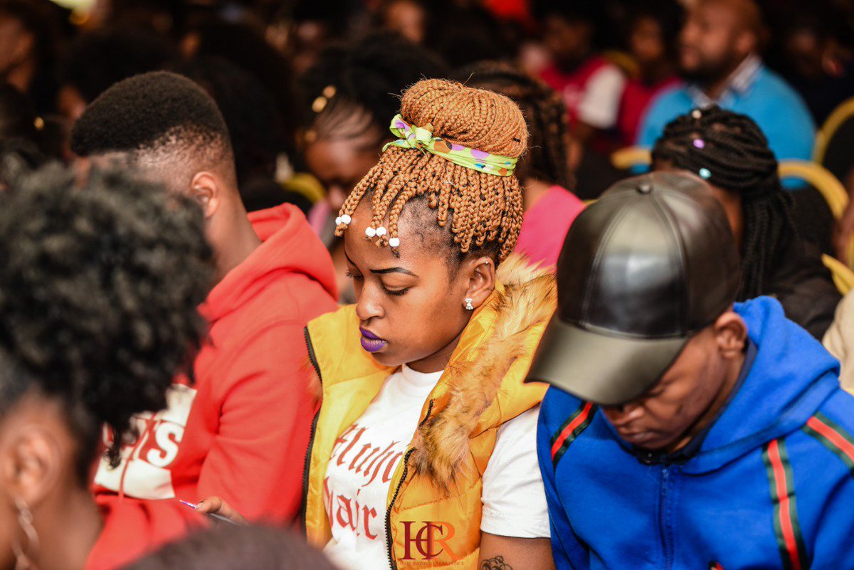 TheHRConference's tweet photo. Consultation is key when colouring hair is involved.
#HRC2019
#HairRaisingConference2019
#PossibilityThinking https://t.co/IodxilOci8