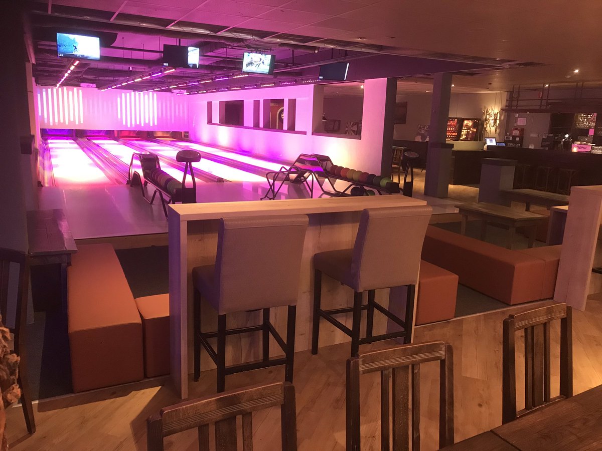 Mocht het nu een keer wat minder weer zijn deze zomer, probeer dan onze compleet vernieuwde bowlingbanen eens!