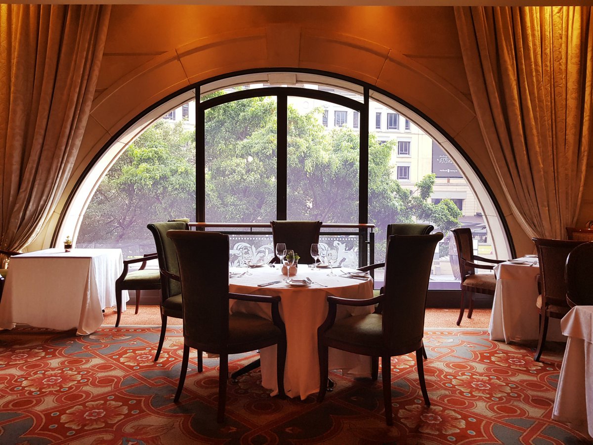 Our next Gourmet dinner is coming up on 26 July 🍷 With @AltoWines &amp; food by <a href="/TrevorBoydChef/">Trevor Boyd</a> you may want to book a room so you can thoroughly enjoy the evening! Enjoy 5* wine &amp; food followed by 5* accommodation for a special rate 👉 bit.ly/2wES529 #Sandton #LegacyHotels