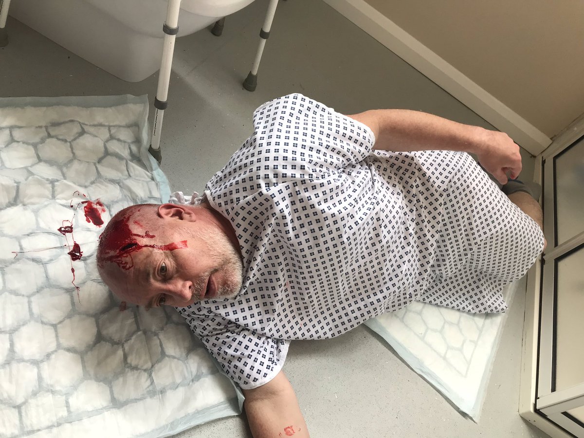 ceeepr's tweet image. Scenario 3 in full swing! Very challenging situation for our faculty candidates.... @ClareButler10 @CefrenchClaire @RobynStiger #simed