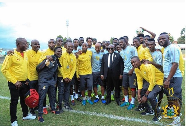 samagbotse's tweet photo. If the Black Stars' BUDGET B4 AFCON 2019 is a national security issue and therefore classified, now that we are back home, can we DROP THAT BUDGET NOW?

#DropThatBudgetNow
#DropThatCoach 
@JOYNEWSONTV 
@CitiSportsGHA 
@asempa947 https://t.co/oVT21axuyy