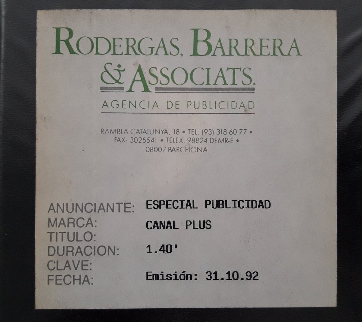 adshistory's tweet photo. Hubo un tiempo en el que la publicidad interesaba más allá de los publicitarios. Había incluso programas solo de anuncios. Hasta maratones de tres horas de publicidad en una tv nacional que veía y grababa gente de todo tipo. Hubo un tiempo, como decíamos. https://t.co/GerQXGsKx4