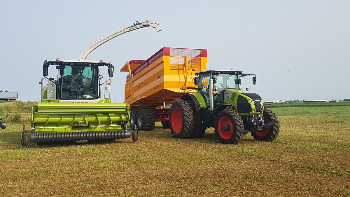 SunovaImplement's tweet photo. All ready for a beautiful day at the Ontario Forage Expo 2019 at Pendora Dairy Ltd. Come out and see the 2019 Claas Jaguar 950 chop into this gorgeous 2019 Veenhuis JVSK19500 silage trailer. https://t.co/bdIDFJDmGR