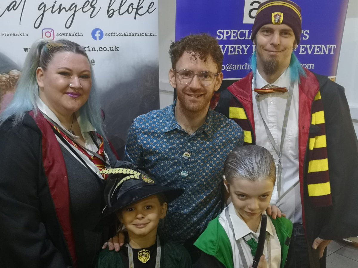 FrancesDuff3's tweet photo. Got to meet the awesome and sweet @chrisrankin  again this year for the 2nd year at @DraigConUK x https://t.co/aQBKwSNLc5
