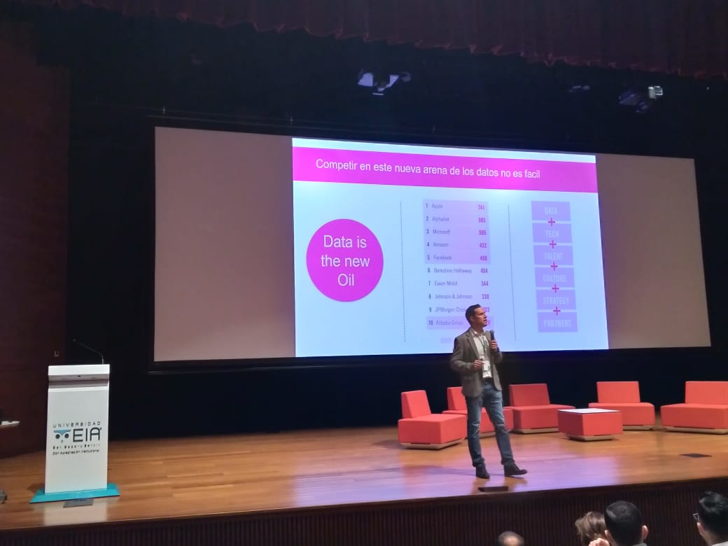 BigData_CO's tweet photo. Sebastian Duque de @dunnhumby en @BigData_CO nos habla sobre data economy @UniversidadEIA @URosario @MACC_URosario @ECEA_EIA https://t.co/xVJmxqJbiA