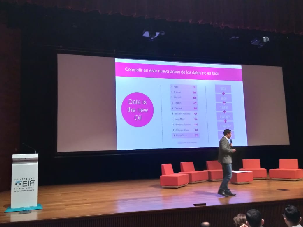 BigData_CO's tweet photo. Sebastian Duque de @dunnhumby en @BigData_CO nos habla sobre data economy @UniversidadEIA @URosario @MACC_URosario @ECEA_EIA https://t.co/xVJmxqJbiA