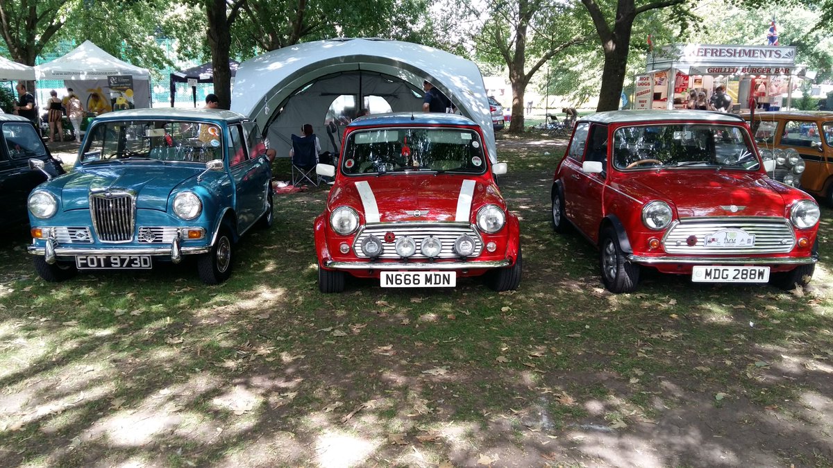 The six-ex mini club will be at the white horse vehicle show on 1st September at whitehorsevehicleshow.org #classiccars #WHVehicleShow #classiccar  #vintagecar #Mini