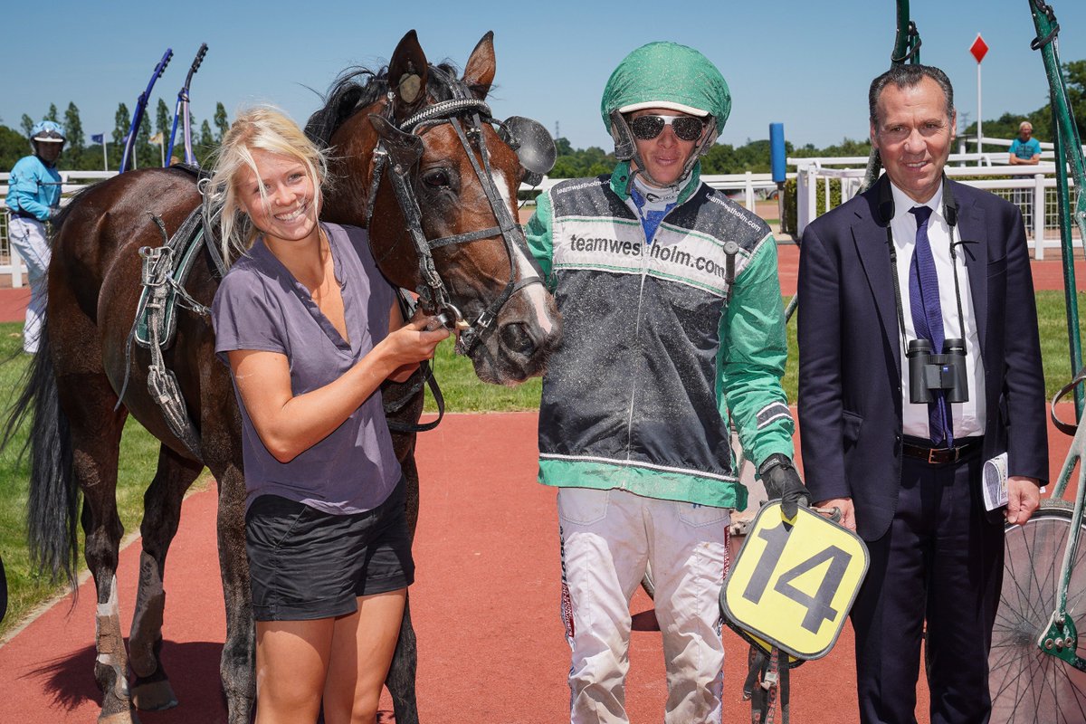 leparisien_turf's tweet photo. QUINTE. Notre "dernière minute" USAIN HENNA s'impose et rapporte 9,5€ gagnant et 3,3€ placé pour 1€. Qui dit mieux ?
Plus d'infos au ☎️0.892.683.675☎️
@TeamWestholm @indragustafsson #MathieuMottier #Châteaubriant @travronden @SulkysportAB @ABtravochgalopp https://t.co/XrQZ7oiJkq