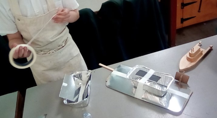 HonleyScience's tweet photo. @HonleyHighUK for chocolate #STEM day the design technology department designed, created and tested solar ovens. A #sustainable way to melt chocolate yummy 😀🍫 https://t.co/yPrkgcCZTF