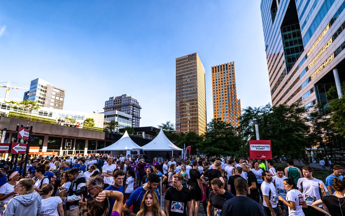 zuidasrun's tweet photo. De eerste foto's van de Zuidas Run 2019 staan online! 📸 Benieuwd? 👉 Neem snel een kijkje via: https://t.co/MBnEexBSe7 #ZAR2019 https://t.co/JwUjq2KU7Q