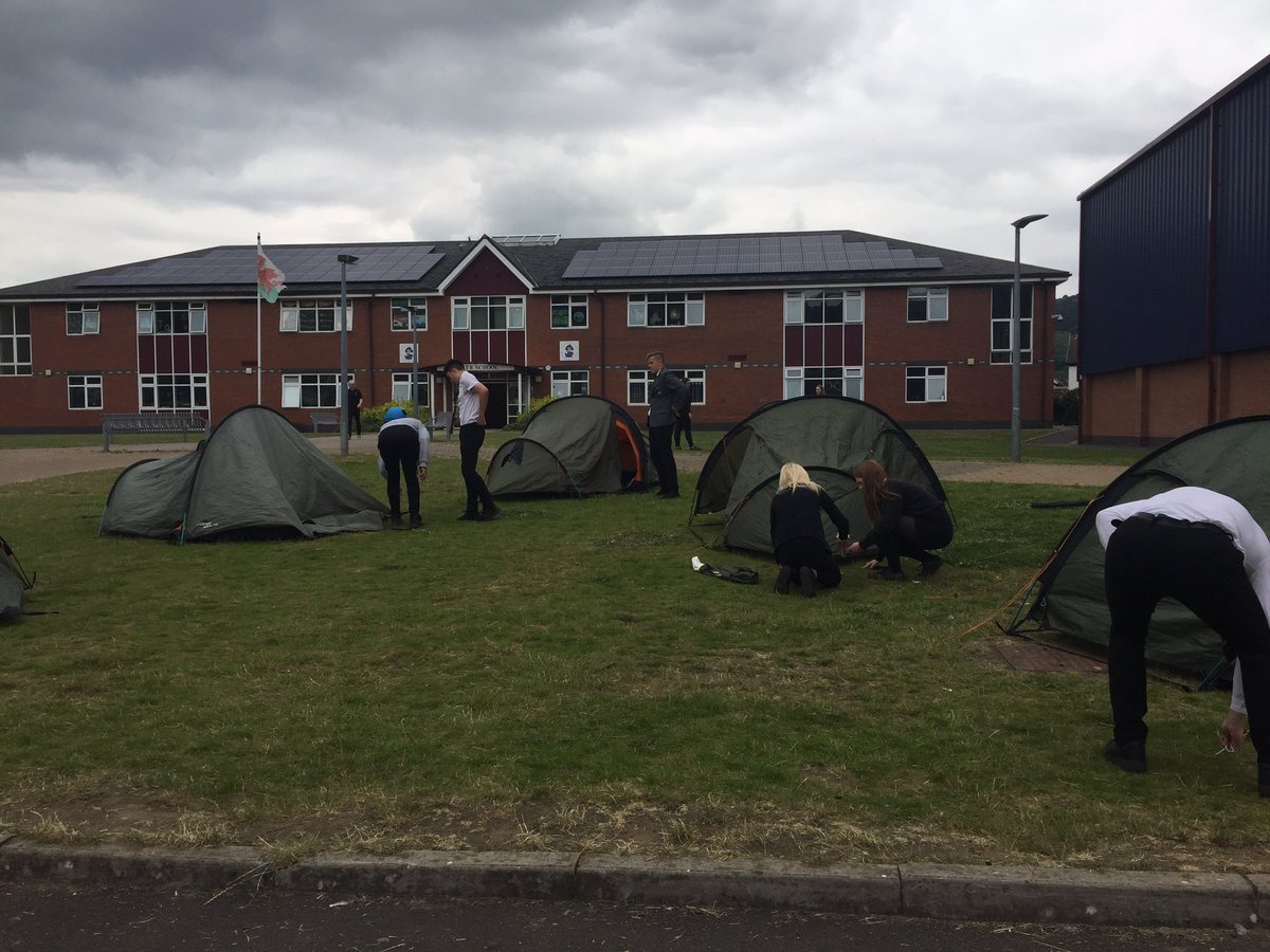 HawthornhsPE's tweet photo. Camp craft rehearsal for the two day walk this week #gcse #pe #trekking @HawthornHighSch https://t.co/SDdsGDNWhk