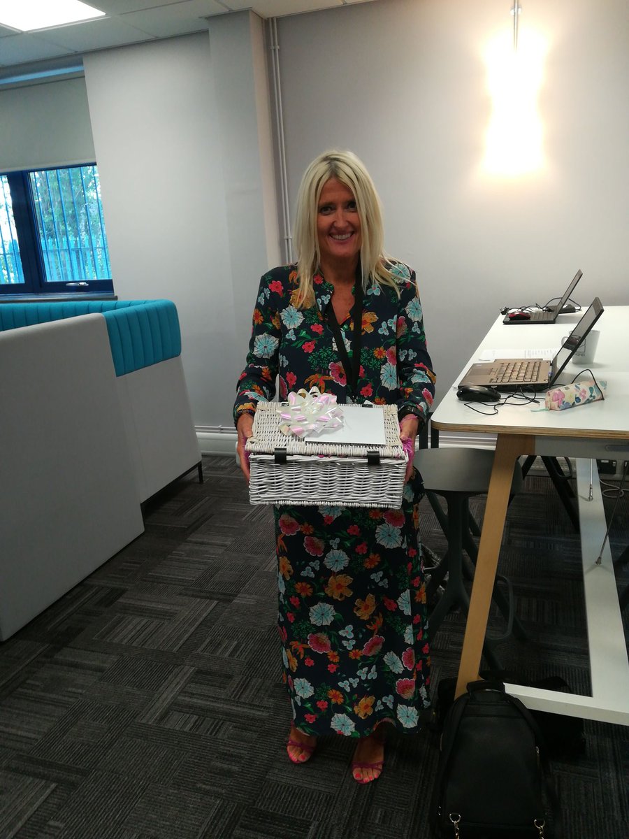 Wishing lovely Cathy a very happy birthday today.....promised to keep her age a secret though (sshh) 🤩🤩🤩🎂🎂🎂^LE