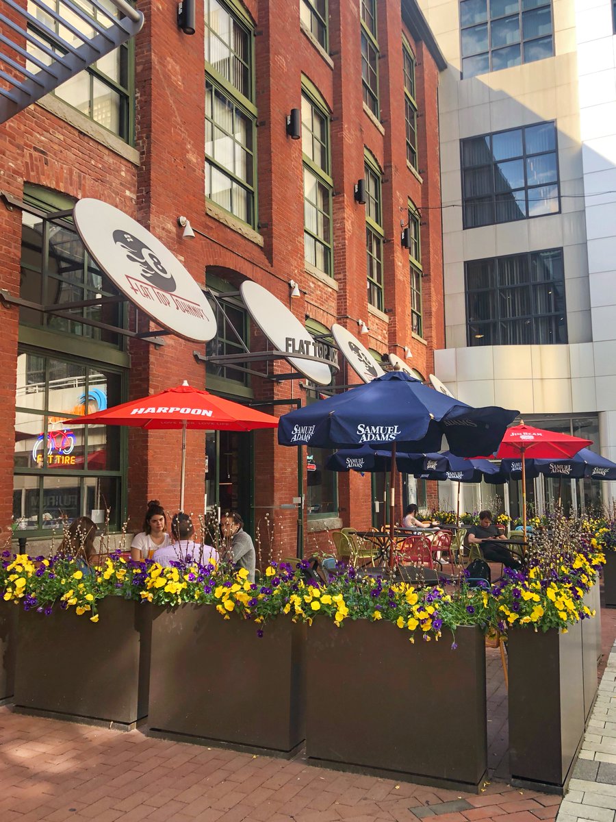 FlatTopJohnnys's tweet photo. It's safe to say summer has officially arrived on the #Flatio. ππ» #kendallsq #cambma https://t.co/lxqnFxvGOm