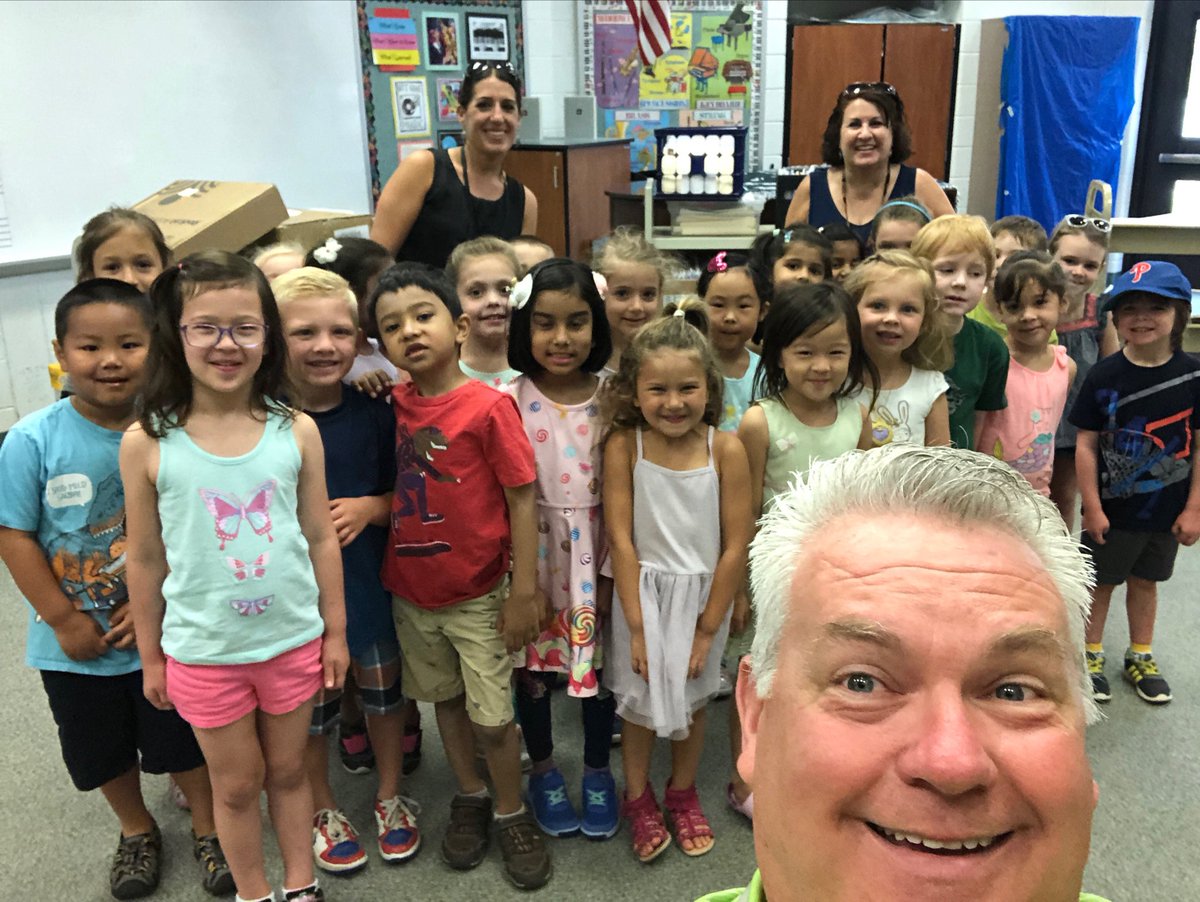 StonyBrookES's tweet photo. Our friends from Kindergarten camp 2019 stopped by to sing Happy Birthday to Mr. Wilfing 😀 Stony Brook Class of 2025 #studentsgrowhere https://t.co/lv0x3qa2ry