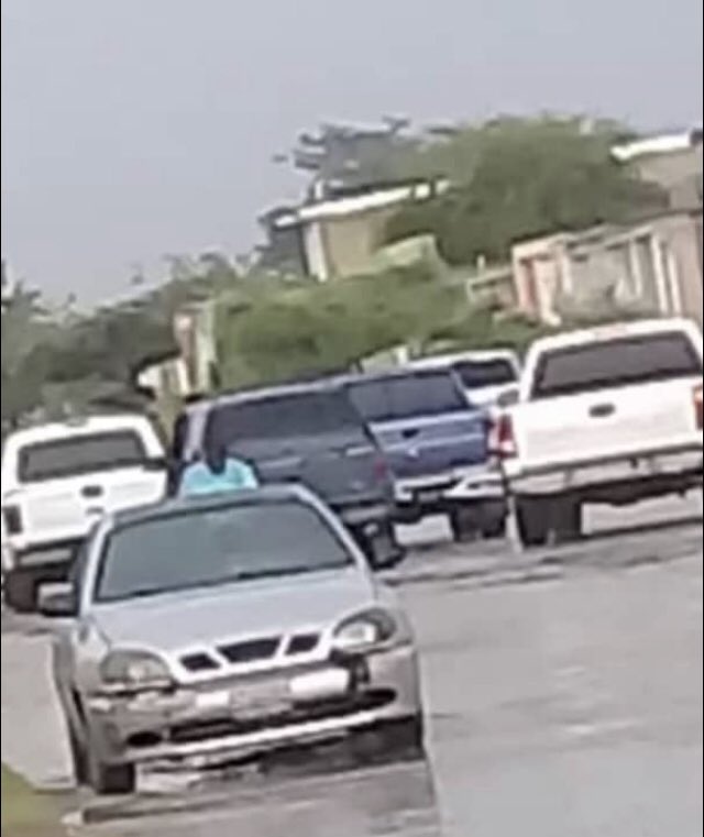 luisborjasc's tweet photo. Lacava ordenó ocupación de casas privadas que están solas. Ayer en la tarde un grupo de funcionarios del Cicpc y PoliCarabobo llego a la Urbanización Villa Alianza de Guacara a invadir las casas que estaban solas por orden del gobernador Lacava...sigue ➡️ https://t.co/JJkcZghiSi