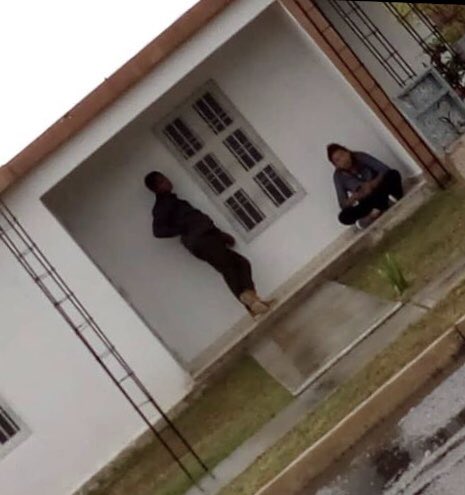 luisborjasc's tweet photo. Lacava ordenó ocupación de casas privadas que están solas. Ayer en la tarde un grupo de funcionarios del Cicpc y PoliCarabobo llego a la Urbanización Villa Alianza de Guacara a invadir las casas que estaban solas por orden del gobernador Lacava...sigue ➡️ https://t.co/JJkcZghiSi