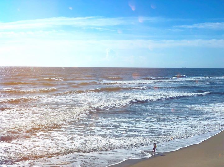 ResortRealtyOBX's tweet photo. Looks like it’s shaping up to be an absolutely beautiful day on the OBX 🌊💙 https://t.co/Bp8ty757rh https://t.co/2nA0AIZql5