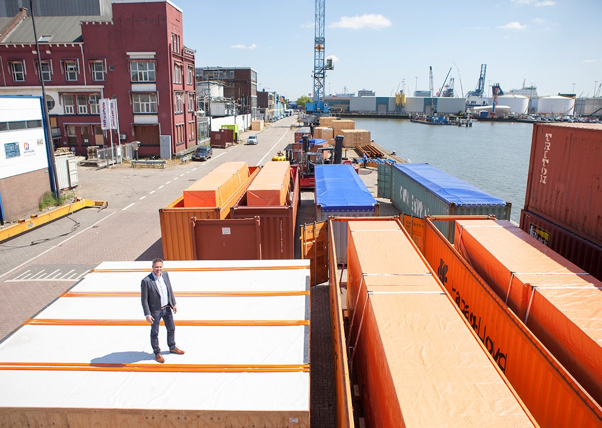 Sinds kort is Hooymeijer lid van het Rotterdamse havencollectief. De RPPC ging aan de koffie met Oscar Hooymeijer, die vanuit zijn kantoor aan de terminal in Vlaardingen vertelde over het familiebedrijf. Lees het volledige interview op onze website: bit.ly/2XCMTXt