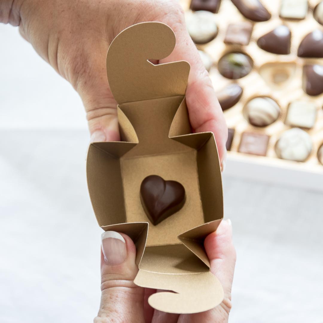 SelfPackagingEn's tweet photo. Sweet surprise! 🍫🍬 https://t.co/E3uKikPjDE