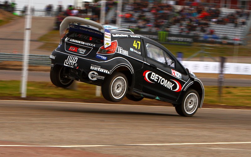 Urheiluuutiset's tweet photo. Kallion synkkä alku Höljesissä kääntyi samppanjajuhliksi - "Ei mietitä pistetilannetta" https://t.co/VR2FeQRmHh #WorldRX #HöljesRX #TheMagicWeekend @jkallioracing https://t.co/44QLtB09jh