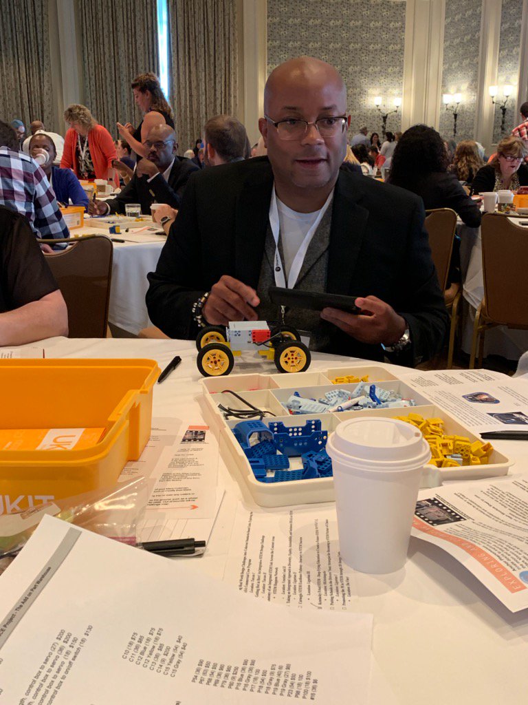 DigdpInfo's tweet photo. SC STEM leaders engaging in the STEM Leadership Alliance Summit #stemalliance19 @SciOnTheMove @S2TEMCentersSC @imagineupstate @KMMWaves https://t.co/9sYDtNoXsN